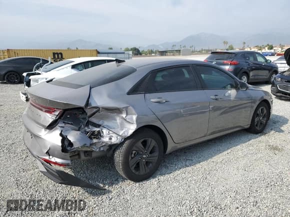 ✅ 2021 Hyundai Elantra SEL • VIN: KMHLM4AG0MU177839 • Lot: 57162105. Listed on Copart with 45,176 mi. Free auction sales archive from the USA and detailed vehicle history report at DreamBid. Image 3.