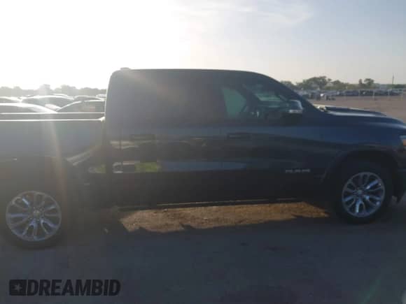 2020 Ram 1500 Laramie с VIN 1C6RREJT6LN124386, выставлен на аукционе IAAI как лот 42706936 с пробегом 62 378 миль миль и . История ставок и продаж доступна на DreamBid. Изображение 13.