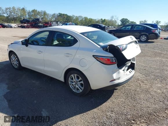 ✅ 2018 Toyota Yaris • VIN: 3MYDLBYV8JY329199 • Лот: 43352455. Опубликован ранее на IAAI с пробегом 77 549 миль. Бесплатный доступ к архиву аукционных продаж из США и подробный отчёт об истории автомобиля на DreamBid. Изображение 3.