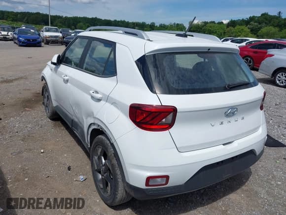 ✅ 2024 Hyundai Venue SEL • VIN: KMHRC8A38RU313756 • Lot: 42221213. Listed on IAAI with 40,905 mi. Free auction sales archive from the USA and detailed vehicle history report at DreamBid. Image 3.