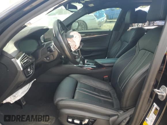 ✅ 2020 BMW 5 Series M550i xDrive • VIN: WBAJS7C03LCD00279 • Lot: 55698035. Wystawiony na Copart z przebiegiem 76 057 mil. Bezpłatny archiwum sprzedaży aukcyjnych z USA i szczegółowy raport historii pojazdu na DreamBid. Zdjęcie 7.