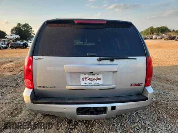✅ 2013 GMC Yukon SLT • VIN: 1GKS2CE07DR296122 • Lot: 71269145. Listed on Copart with 243,391 mi. Free auction sales archive from the USA and detailed vehicle history report at DreamBid. Image 6.