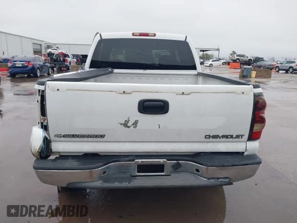 ✅ 2004 Chevrolet Silverado 1500 LS • VIN: 2GCEK13T341408143 • Lot: 43767693. Wystawiony na IAAI z przebiegiem Nie podano. Bezpłatny archiwum sprzedaży aukcyjnych z USA i szczegółowy raport historii pojazdu na DreamBid. Zdjęcie 17.