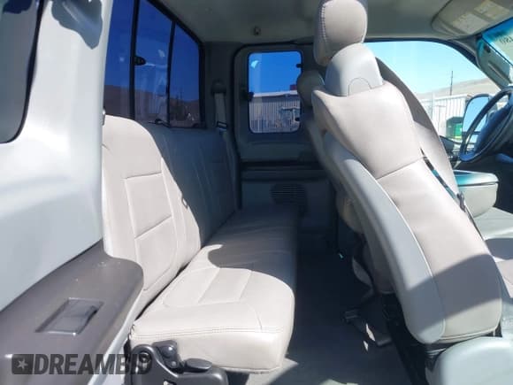 ✅ 2006 Ford F-250 XL • VIN: 1FTSX21P16EA50414 • Lot: 42188480. Listed on IAAI with Not provided. Free auction sales archive from the USA and detailed vehicle history report at DreamBid. Image 8.