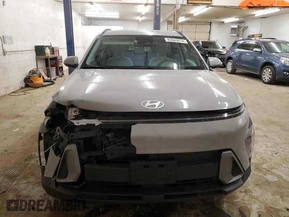 2024 Hyundai Kona SEL with VIN KM8HCCAB9RU063711, listed as a Copart auction lot 83563674 with 5,995 mi miles and Salvage title. Bid and sale history available at DreamBid. Image 5.