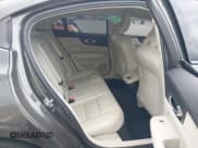 ✅ 2021 Volvo S60 Momentum • VIN: 7JR102FK5MG096604 • Lot: 43337481. Listed on IAAI with 77,100 mi. Free auction sales archive from the USA and detailed vehicle history report at DreamBid. Image 8.