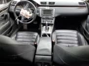 ✅ 2013 Volkswagen CC Executive • VIN: WVWGU7AN2DE530985 • Лот: 59584895. Опубликован ранее на Copart с пробегом Не указан. Бесплатный доступ к архиву аукционных продаж из США и подробный отчёт об истории автомобиля на DreamBid. Изображение 8.