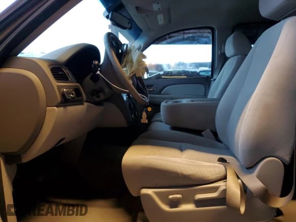 ✅ 2007 Chevrolet Tahoe LS • VIN: 1GNFC13C37J392786 • Lot: 81931635. Listed on Copart with 179,423 mi. Free auction sales archive from the USA and detailed vehicle history report at DreamBid. Image 7.