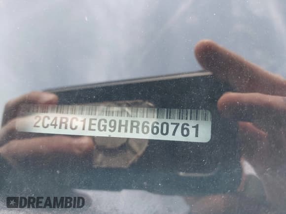 ✅ 2017 Chrysler Pacifica Touring L Plus • VIN: 2C4RC1EG9HR660761 • Lot: 43105196. Wystawiony na IAAI z przebiegiem 92 578 mil. Bezpłatny archiwum sprzedaży aukcyjnych z USA i szczegółowy raport historii pojazdu na DreamBid. Zdjęcie 9.