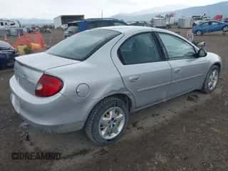 2002 Dodge Neon SE z VIN 1B3ES46C22D641639, wystawiony jako IAAI lot #42492068 z przebiegiem 141 762 mil mil oraz . Historia ofert i sprzedaży dostępna na DreamBid. Obrazek 4.