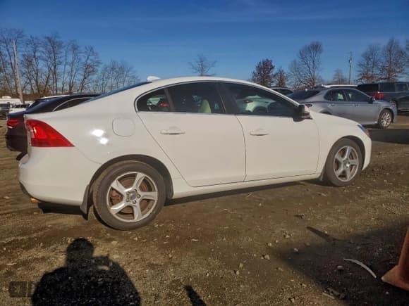 ✅ 2012 Volvo S60 T5 • VIN: YV1622FS6C2088709 • Lot: 93631695. Wystawiony na Copart z przebiegiem 176 480 mil. Bezpłatny archiwum sprzedaży aukcyjnych z USA i szczegółowy raport historii pojazdu na DreamBid. Zdjęcie 3.