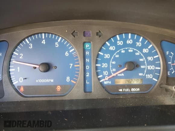 ✅ 2002 Toyota Sienna LE • VIN: 4T3ZF13CX2U480192 • Lot: 83790765. Listed on Copart with 142,283 mi. Free auction sales archive from the USA and detailed vehicle history report at DreamBid. Image 9.