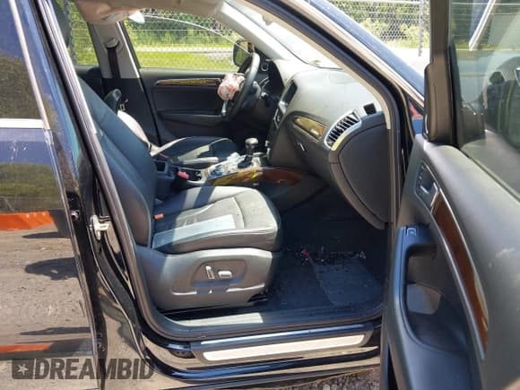 ✅ 2015 Audi Q5 Premium Plus • VIN: WA1LFAFPXFA129219 • Lot: 42171585. Wystawiony na IAAI z przebiegiem Nie podano. Bezpłatny archiwum sprzedaży aukcyjnych z USA i szczegółowy raport historii pojazdu na DreamBid. Zdjęcie 5.