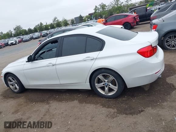 ✅ 2014 BMW 3 Series 328d • VIN: WBA3D3C51EK157071 • Лот: 42431879. Опубликован ранее на IAAI с пробегом 108 655 миль. Бесплатный доступ к архиву аукционных продаж из США и подробный отчёт об истории автомобиля на DreamBid. Изображение 14.