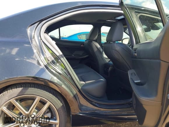 ✅ 2017 Lexus IS 200t • VIN: JTHBA1D24H5045205 • Lot: 43493109. Wystawiony na IAAI z przebiegiem 110 904 mil. Bezpłatny archiwum sprzedaży aukcyjnych z USA i szczegółowy raport historii pojazdu na DreamBid. Zdjęcie 8.