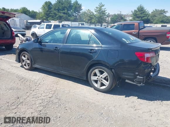 ✅ 2014 Toyota Camry SE • VIN: 4T1BF1FK8EU764244 • Lot: 43136897. Listed on IAAI with 212,418 mi. Free auction sales archive from the USA and detailed vehicle history report at DreamBid. Image 3.