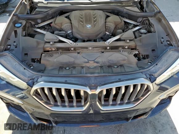 ✅ 2022 BMW X6 M50i • VIN: 5UXCY8C03N9K61575 • Лот: 58704765. Опубликован ранее на Copart с пробегом 30 700 миль. Бесплатный доступ к архиву аукционных продаж из США и подробный отчёт об истории автомобиля на DreamBid. Изображение 11.