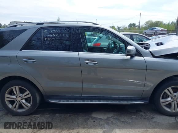 ✅ 2016 Mercedes-Benz GLE 350 • VIN: 4JGDA5HB4GA624871 • Lot: 42080510. Wystawiony na IAAI z przebiegiem 117 533 mil. Bezpłatny archiwum sprzedaży aukcyjnych z USA i szczegółowy raport historii pojazdu na DreamBid. Zdjęcie 14.