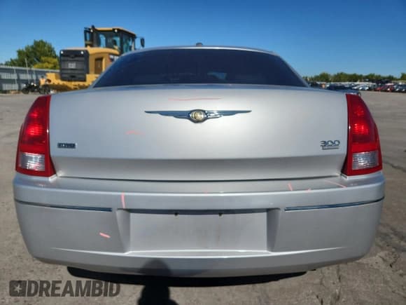 ✅ 2006 Chrysler 300 Touring • VIN: 2C3KK53G06H500905 • Lot: 84818185. Listed on Copart with 136,159 mi. Free auction sales archive from the USA and detailed vehicle history report at DreamBid. Image 6.