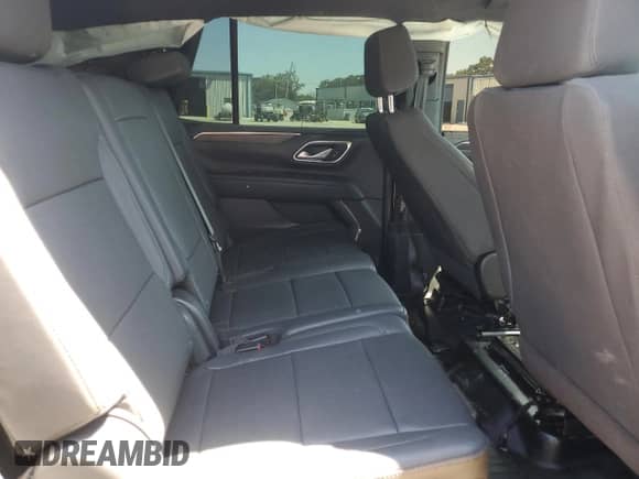 2023 Chevrolet Tahoe Commercial z VIN 1GNSKLED8PR336475, wystawiony jako Copart lot #71785115 z przebiegiem 31 865 mil mil oraz Szkoda całkowita • Salvage title. Historia ofert i sprzedaży dostępna na DreamBid. Obrazek 11.