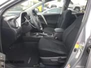 ✅ 2017 Toyota RAV4 LE • VIN: 2T3ZFREV4HW342945 • Лот: 85431185. Опубликован ранее на Copart с пробегом 104 769 миль. Бесплатный доступ к архиву аукционных продаж из США и подробный отчёт об истории автомобиля на DreamBid. Изображение 7.