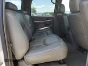 ✅ 2005 Chevrolet Suburban Z71 • VIN: 3GNFK16ZX5G229280 • Лот: 56664435. Опубликован ранее на Copart с пробегом 263 629 миль. Бесплатный доступ к архиву аукционных продаж из США и подробный отчёт об истории автомобиля на DreamBid. Изображение 11.