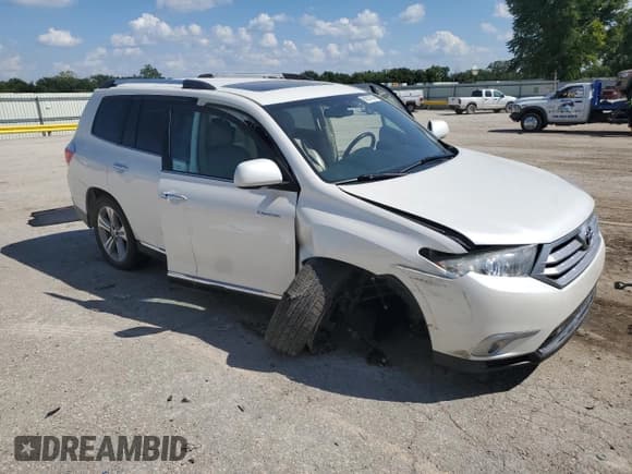 ✅ 2013 Toyota Highlander Limited • VIN: 5TDYK3EHXDS126477 • Лот: 69821945. Опубликован ранее на Copart с пробегом 73 778 миль. Бесплатный доступ к архиву аукционных продаж из США и подробный отчёт об истории автомобиля на DreamBid. Изображение 4.