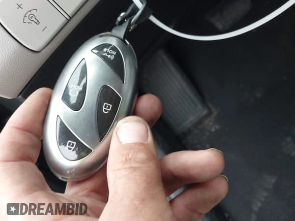 ✅ 2024 Hyundai Elantra Limited • VIN: KMHLP4DG8RU804328 • Lot: 42009743. Listed on IAAI with 4,633 mi. Free auction sales archive from the USA and detailed vehicle history report at DreamBid. Image 11.