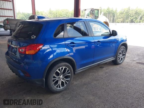 ✅ 2019 Mitsubishi Outlander ES • VIN: JA4AR3AUXKU003555 • Lot: 42776291. Listed on IAAI with 51,601 mi. Free auction sales archive from the USA and detailed vehicle history report at DreamBid. Image 4.