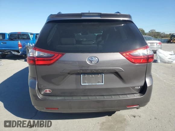 ✅ 2020 Toyota Sienna XLE Premium • VIN: 5TDYZ3DC7LS073365 • Lot: 89652265. Wystawiony na Copart z przebiegiem 88 307 mil. Bezpłatny archiwum sprzedaży aukcyjnych z USA i szczegółowy raport historii pojazdu na DreamBid. Zdjęcie 6.