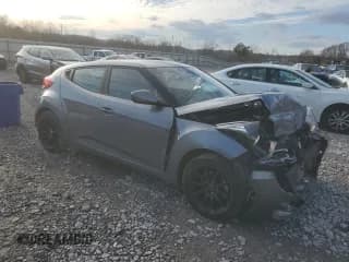 ✅ 2017 Hyundai Veloster • VIN: KMHTC6AD7HU306461 • Lot: 87666845. Wystawiony na Copart z przebiegiem 97 406 mil. Bezpłatny archiwum sprzedaży aukcyjnych z USA i szczegółowy raport historii pojazdu na DreamBid. Zdjęcie 4.