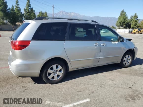 ✅ 2004 Toyota Sienna LE • VIN: 5TDZA23CX4S099774 • Lot: 82623305. Listed on Copart with 172,658 mi. Free auction sales archive from the USA and detailed vehicle history report at DreamBid. Image 3.