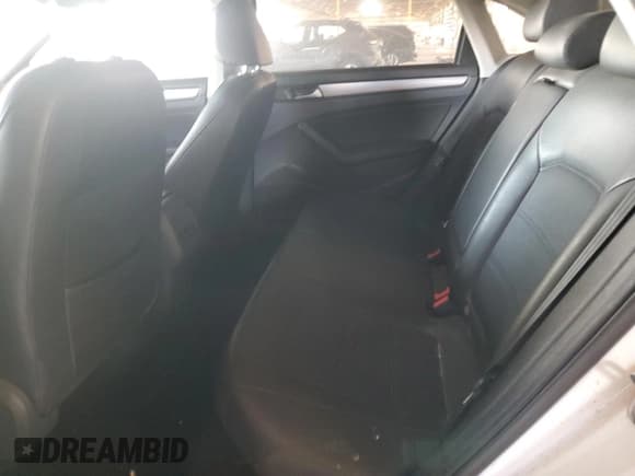 ✅ 2015 Volkswagen Passat Wolfsburg Edition • VIN: 1VWAT7A32FC043658 • Лот: 72066605. Опубликован ранее на Copart с пробегом Не указан. Бесплатный доступ к архиву аукционных продаж из США и подробный отчёт об истории автомобиля на DreamBid. Изображение 10.