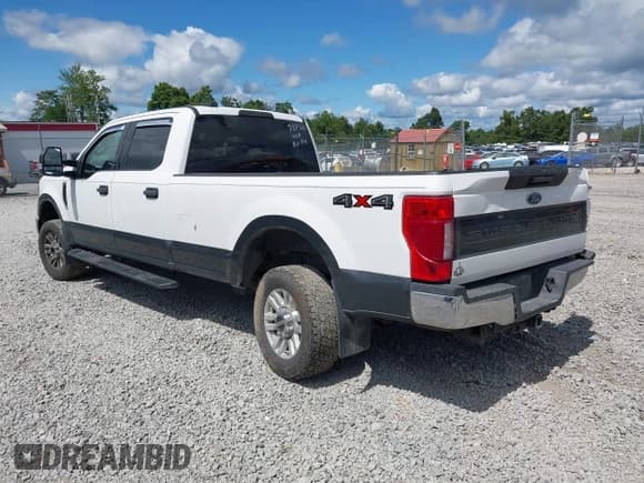 ✅ 2020 Ford F-250 XL • VIN: 1FT7W2BT9LED04712 • Lot: 42891910. Wystawiony na IAAI z przebiegiem 132 801 mil. Bezpłatny archiwum sprzedaży aukcyjnych z USA i szczegółowy raport historii pojazdu na DreamBid. Zdjęcie 3.