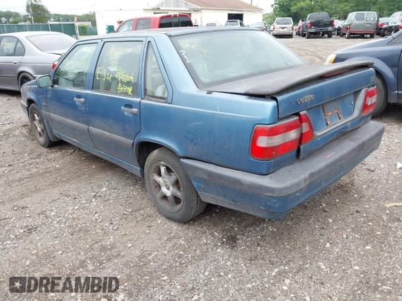✅ 1997 Volvo S70 • VIN: YV1LS5544V2374830 • Lot: 42717689. Wystawiony na IAAI z przebiegiem Nie podano. Bezpłatny archiwum sprzedaży aukcyjnych z USA i szczegółowy raport historii pojazdu na DreamBid. Zdjęcie 3.