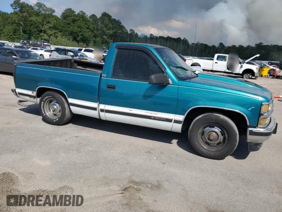 ✅ 1993 Chevrolet Silverado 1500 • VIN: 1GCDC14HXPZ174596 • Lot: 55342725. Wystawiony na Copart z przebiegiem 328 844 mil. Bezpłatny archiwum sprzedaży aukcyjnych z USA i szczegółowy raport historii pojazdu na DreamBid. Zdjęcie 4.
