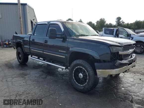 ✅ 2003 Chevrolet Silverado 2500HD LS • VIN: 1GCHK23U73F230630 • Lot: 71424155. Wystawiony na Copart z przebiegiem 255 470 mil. Bezpłatny archiwum sprzedaży aukcyjnych z USA i szczegółowy raport historii pojazdu na DreamBid. Zdjęcie 4.