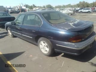 ✅ 1998 Pontiac Bonneville SE • VIN: 1G2HX52K9W4234301 • Lot: 31038690. Wystawiony na IAAI z przebiegiem 320 858 mil. Bezpłatny archiwum sprzedaży aukcyjnych z USA i szczegółowy raport historii pojazdu na DreamBid. Zdjęcie 3.