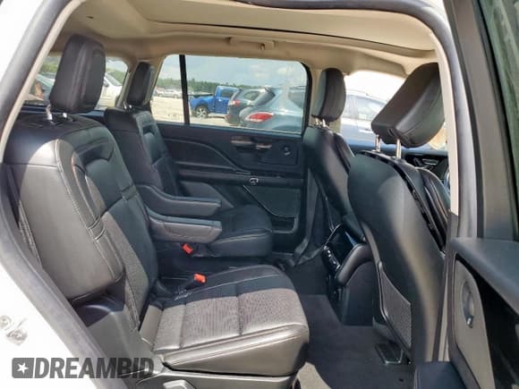 ✅ 2023 Lincoln Aviator Reserve • VIN: 5LM5J7WC1PGL02064 • Lot: 70782295. Wystawiony na Copart z przebiegiem 29 795 mil. Bezpłatny archiwum sprzedaży aukcyjnych z USA i szczegółowy raport historii pojazdu na DreamBid. Zdjęcie 11.