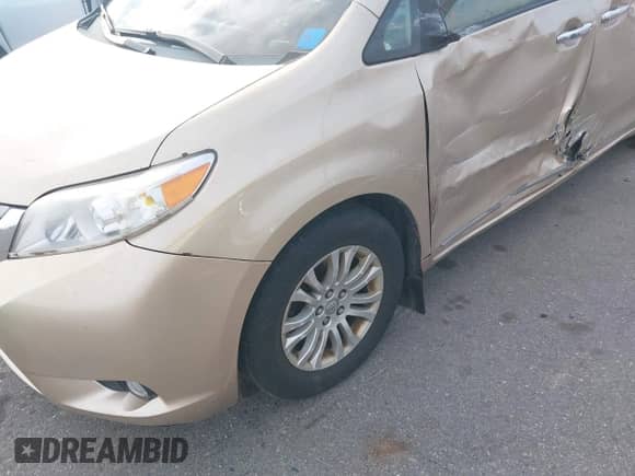 2011 Toyota Sienna XLE AAS with VIN 5TDYK3DC2BS122538, listed as a IAAI auction lot 43247955 with 238,815 mi miles and . Bid and sale history available at DreamBid. Image 6.