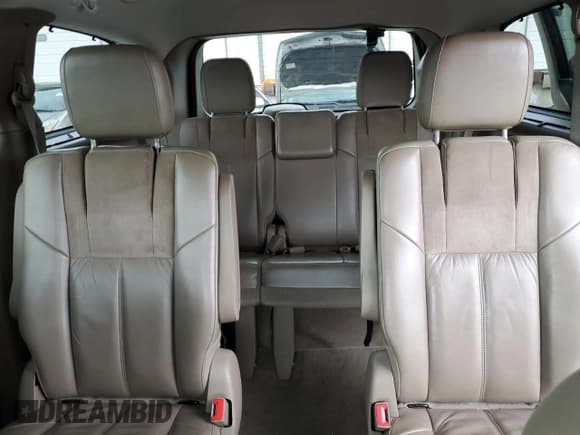 ✅ 2011 Chrysler Town & Country Limited • VIN: 2A4RR6DG2BR797989 • Лот: 71618065. Опубликован ранее на Copart с пробегом 127 670 миль. Бесплатный доступ к архиву аукционных продаж из США и подробный отчёт об истории автомобиля на DreamBid. Изображение 10.