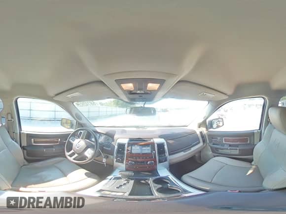 2010 Dodge 1500 Laramie z VIN 1D7RV1GTXAS123265, wystawiony jako Copart lot #68742635 z przebiegiem 182 117 mil mil oraz Szkoda całkowita • Salvage title. Historia ofert i sprzedaży dostępna na DreamBid. Obrazek 14.