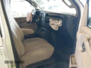 ✅ 2023 Chevrolet Express Cargo • VIN: 1GCWGAFP6P1250363 • Lot: 41900880. Wystawiony na IAAI z przebiegiem 38 474 mil. Bezpłatny archiwum sprzedaży aukcyjnych z USA i szczegółowy raport historii pojazdu na DreamBid. Zdjęcie 5.