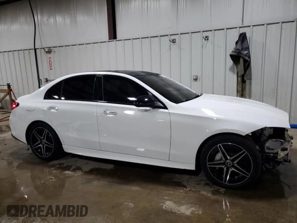 ✅ 2023 Mercedes-Benz C 300 • VIN: W1KAF4HB4PR108178 • Лот: 86716665. Опубликован ранее на Copart с пробегом 37 069 миль. Бесплатный доступ к архиву аукционных продаж из США и подробный отчёт об истории автомобиля на DreamBid. Изображение 4.