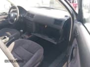 ✅ 2003 Volkswagen Golf GLS • VIN: 9BWGK61J034054498 • Lot: 41611331. Wystawiony na IAAI z przebiegiem 184 577 mil. Bezpłatny archiwum sprzedaży aukcyjnych z USA i szczegółowy raport historii pojazdu na DreamBid. Zdjęcie 5.