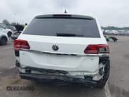 ✅ 2018 Volkswagen Atlas SE • VIN: 1V2CR2CAXJC564160 • Lot: 42910447. Wystawiony na IAAI z przebiegiem 91 580 mil. Bezpłatny archiwum sprzedaży aukcyjnych z USA i szczegółowy raport historii pojazdu na DreamBid. Zdjęcie 6.