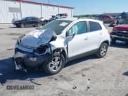 ✅ 2020 Chevrolet Trax LT • VIN: 3GNCJLSBXLL143398 • Lot: 43113837. Wystawiony na IAAI z przebiegiem 100 061 mil. Bezpłatny archiwum sprzedaży aukcyjnych z USA i szczegółowy raport historii pojazdu na DreamBid. Zdjęcie 2.