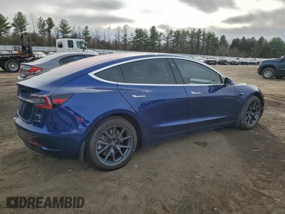 ✅ 2018 Tesla Model 3 Long Range Battery • VIN: 5YJ3E1EA1JF013123 • Lot: 95905935. Wystawiony na Copart z przebiegiem 65 093 mil. Bezpłatny archiwum sprzedaży aukcyjnych z USA i szczegółowy raport historii pojazdu na DreamBid. Zdjęcie 3.
