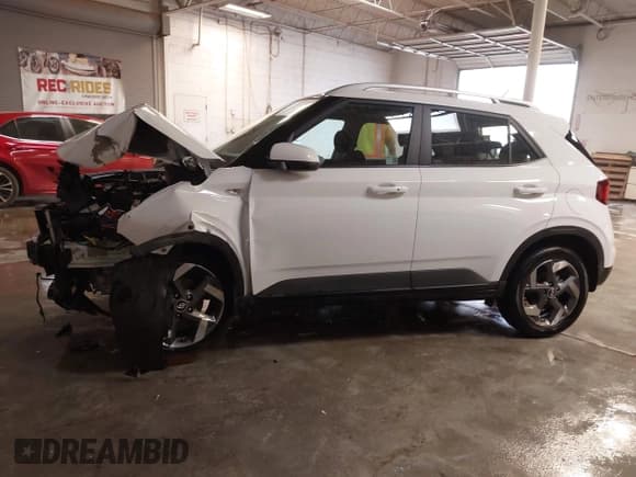 ✅ 2024 Hyundai Venue SEL • VIN: KMHRC8A3XRU332065 • Lot: 41328678. Wystawiony na IAAI z przebiegiem 3 787 mil. Bezpłatny archiwum sprzedaży aukcyjnych z USA i szczegółowy raport historii pojazdu na DreamBid. Zdjęcie 14.