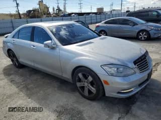 ✅ 2010 Mercedes-Benz S 550 • VIN: WDDNG7BB7AA331023 • Lot: 92786465. Wystawiony na Copart z przebiegiem 249 893 mil. Bezpłatny archiwum sprzedaży aukcyjnych z USA i szczegółowy raport historii pojazdu na DreamBid. Zdjęcie 4.